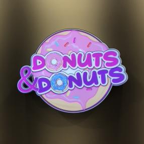 enseigne forme spécifique DONUTS&DONUTS
