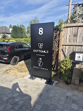 Totem ajouré lumineux double face 3*1m